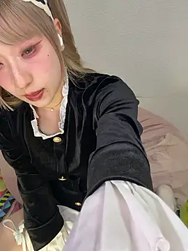 alice  1111 online show from April 10, 10:44 am