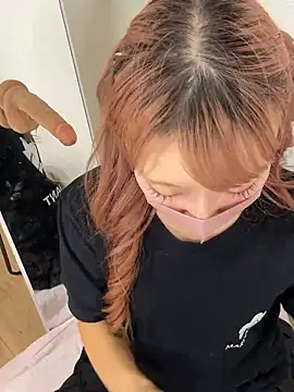 Snapshot of alice__1111 chatting on October 19, 12:30 pm alice 1111 online show from October 19, 12:30 pm