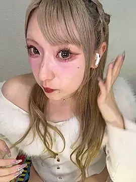 alice  1111 online show from April 3, 1:06 pm