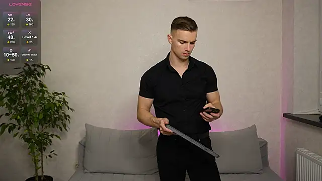 Snapshot of Nik_Sharp chatting on March 22, 4:47 pm Nik Sharp online show from March 22, 4:47 pm