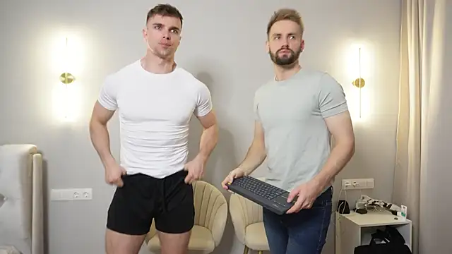 Nik Sharp online show from May 30, 4:56 pm