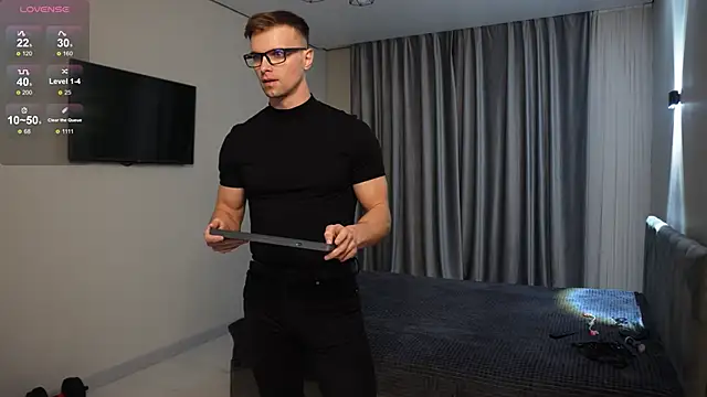 Nik Sharp online show from December 16, 4:00 pm