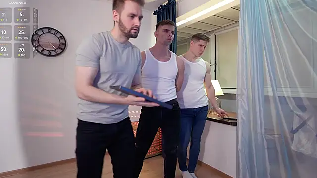 Nik Sharp online show from December 18, 2:43 pm