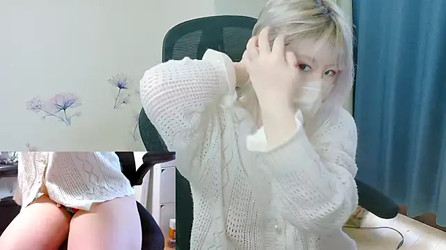 Snapshot of hazuki_8008 chatting on April 12, 4:05 am hazuki 8008 online show from April 12, 4:05 am