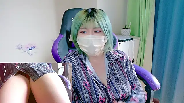 Snapshot of hazuki_8008 chatting on September 30, 3:56 am hazuki 8008 online show from September 30, 3:56 am