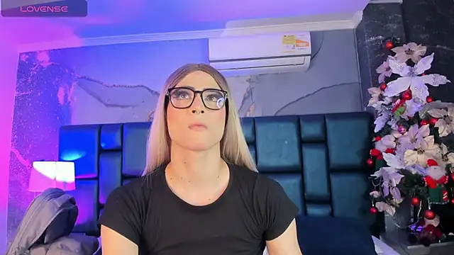 Snapshot of JESSI_NAOMI chatting on December 29, 3:54 am JESSI NAOMI online show from December 29, 3:54 am
