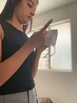 Snapshot of Arilw chatting on November 26, 2:06 pm Arilw online show from November 26, 2:06 pm