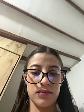 Snapshot of Arilw chatting on June 14, 10:22 pm Arilw online show from June 14, 10:22 pm