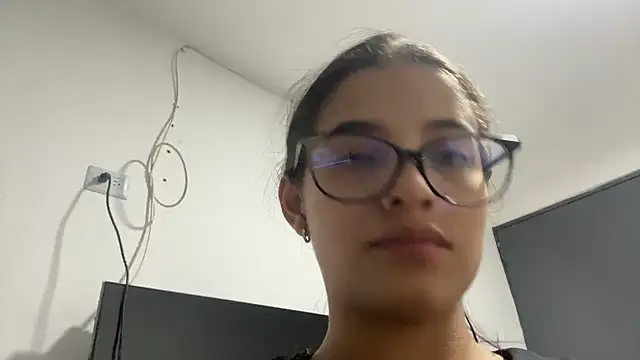 Arilw online show from December 17, 12:59 am