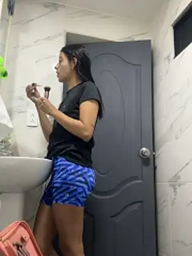 Snapshot of Arilw chatting on October 25, 1:12 pm Arilw online show from October 25, 1:12 pm