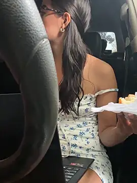 Snapshot of Arilw chatting on November 22, 12:26 pm Arilw online show from November 22, 12:26 pm