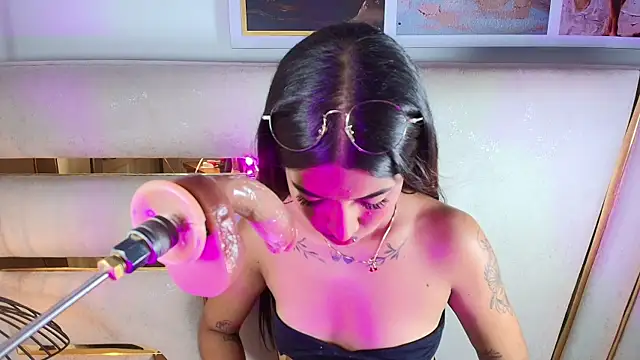 Snapshot of baby_naughty1_ chatting on October 13, 3:13 pm baby naughty1 online show from October 13, 3:13 pm