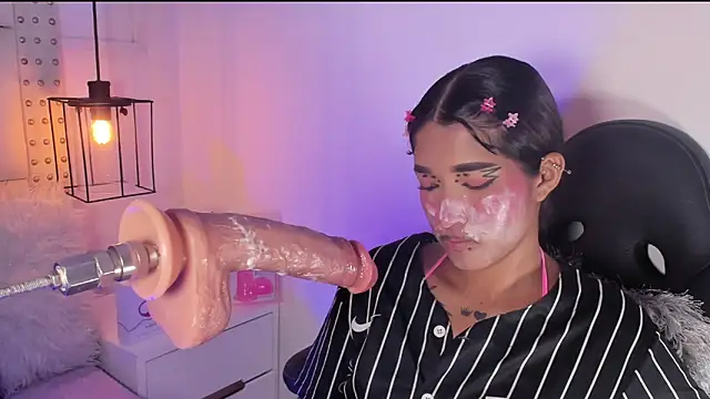 Snapshot of baby_naughty1_ chatting on February 13, 4:50 pm baby naughty1 online show from February 13, 4:50 pm