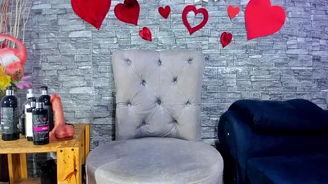Snapshot of La_indiia chatting on February 13, 3:35 pm La indiia online show from February 13, 3:35 pm