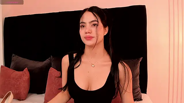 Snapshot of ariel_jonees chatting on October 8, 4:51 pm ariel jonees online show from October 8, 4:51 pm