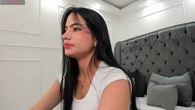 Snapshot of ariel_jonees chatting on November 14, 5:00 am ariel jonees online show from November 14, 5:00 am