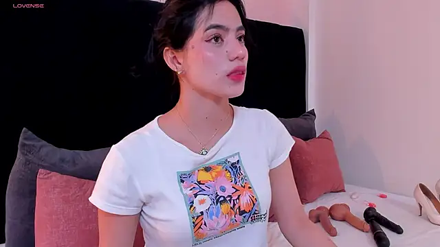 Snapshot of ariel_jonees chatting on September 26, 6:15 pm ariel jonees online show from September 26, 6:15 pm