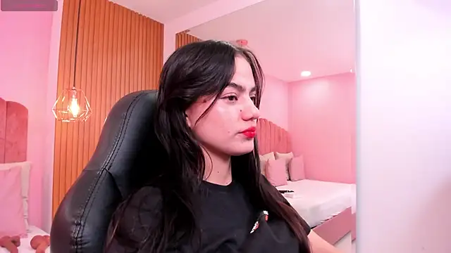 Snapshot of ariel_jonees chatting on March 11, 4:40 pm ariel jonees online show from March 11, 4:40 pm