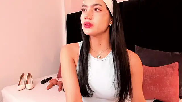 Snapshot of ariel_jonees chatting on September 30, 4:57 pm ariel jonees online show from September 30, 4:57 pm