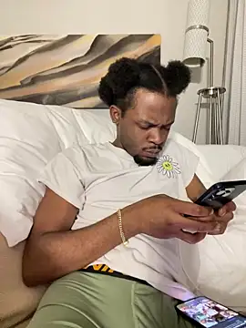 Snapshot of MobyDxck chatting on January 4, 3:18 am MobyDxck online show from January 4, 3:18 am