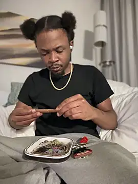 Snapshot of MobyDxck chatting on January 5, 12:09 am MobyDxck online show from January 5, 12:09 am