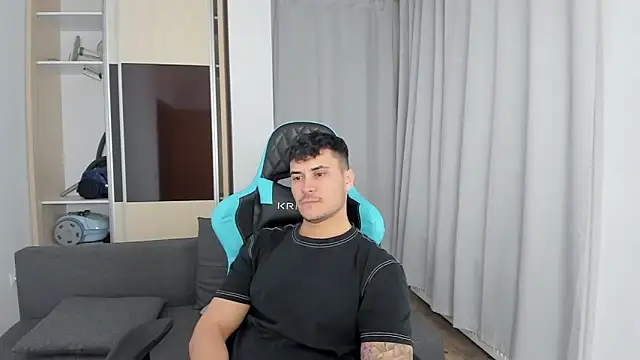 MatMalonne online show from November 15, 6:01 pm