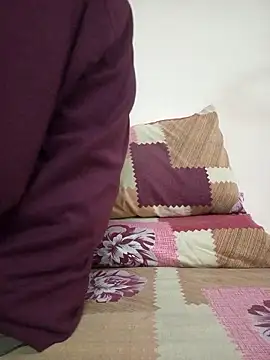 Shubuu  x online show from March 19, 9:42 am