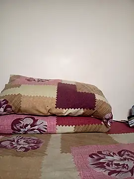 Shubuu  x online show from April 7, 7:54 am