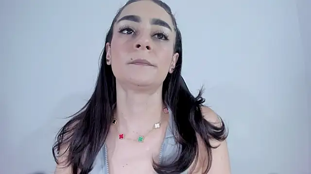 serafelle online show from March 6, 11:00 pm