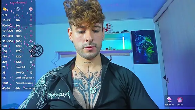 Snapshot of Ares_blue chatting on May 28, 2:01 pm Ares blue online show from May 28, 2:01 pm