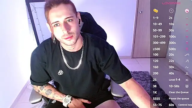 Snapshot of Ares_blue chatting on February 25, 12:16 pm Ares blue online show from February 25, 12:16 pm