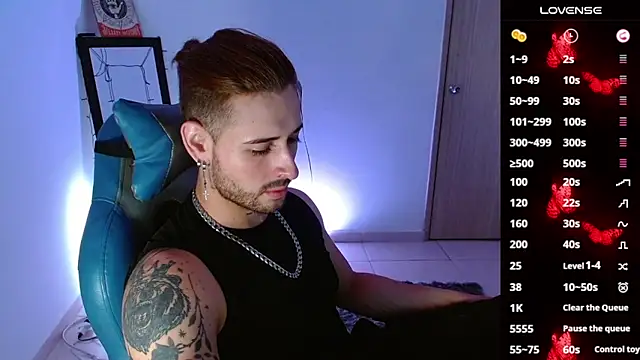 Snapshot of Ares_blue chatting on February 19, 11:17 am Ares blue online show from February 19, 11:17 am