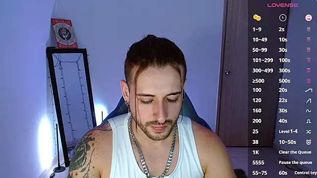 Snapshot of Ares_blue chatting on February 20, 10:48 am Ares blue online show from February 20, 10:48 am