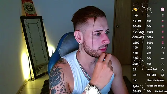Snapshot of Ares_blue chatting on February 11, 11:20 am Ares blue online show from February 11, 11:20 am