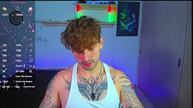 Snapshot of Ares_blue chatting on June 10, 12:39 pm Ares blue online show from June 10, 12:39 pm