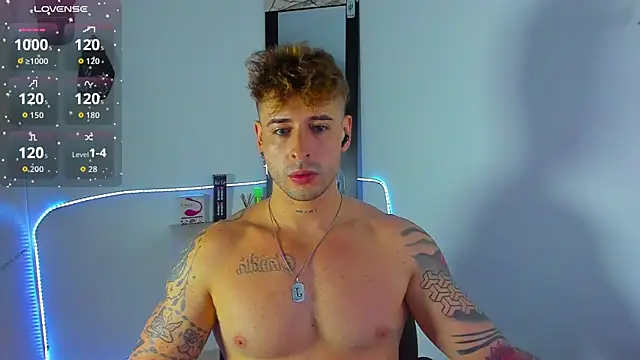 Snapshot of Ares_blue chatting on October 6, 10:05 am Ares blue online show from October 6, 10:05 am
