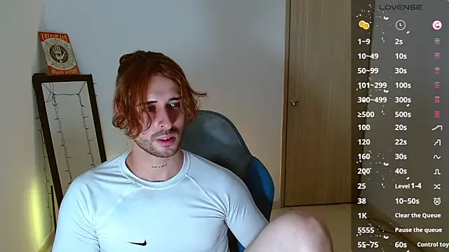 Snapshot of Ares_blue chatting on February 18, 2:16 pm Ares blue online show from February 18, 2:16 pm