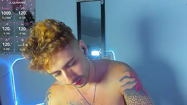 Snapshot of Ares_blue chatting on October 7, 10:05 am Ares blue online show from October 7, 10:05 am