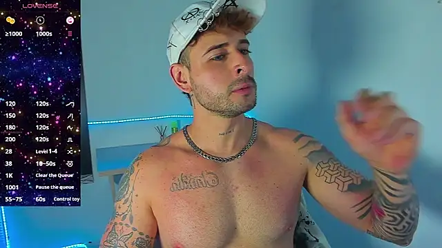 Snapshot of Ares_blue chatting on October 18, 1:13 pm Ares blue online show from October 18, 1:13 pm