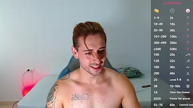 Snapshot of Ares_blue chatting on March 13, 2:33 pm Ares blue online show from March 13, 2:33 pm