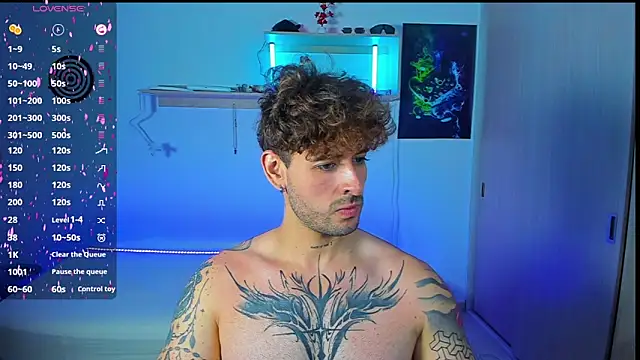 Snapshot of Ares_blue chatting on June 6, 2:11 pm Ares blue online show from June 6, 2:11 pm
