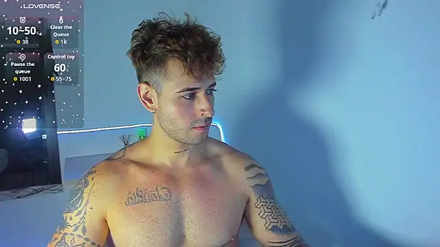 Snapshot of Ares_blue chatting on October 11, 1:45 pm Ares blue online show from October 11, 1:45 pm