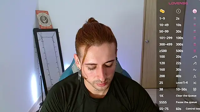 Snapshot of Ares_blue chatting on February 24, 2:04 pm Ares blue online show from February 24, 2:04 pm