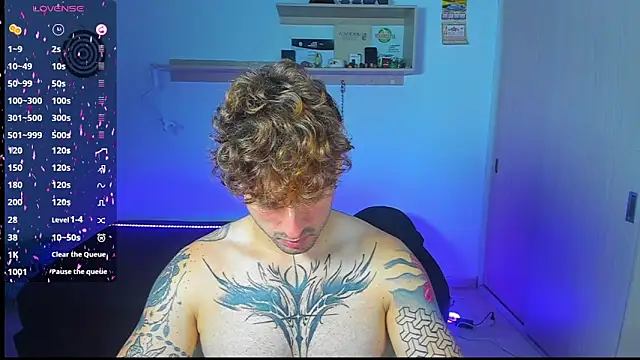 Snapshot of Ares_blue chatting on May 23, 1:10 pm Ares blue online show from May 23, 1:10 pm