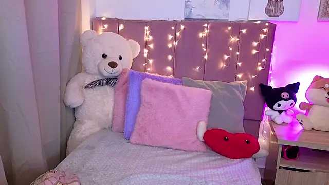 MiahJoness online show from January 17, 4:49 am