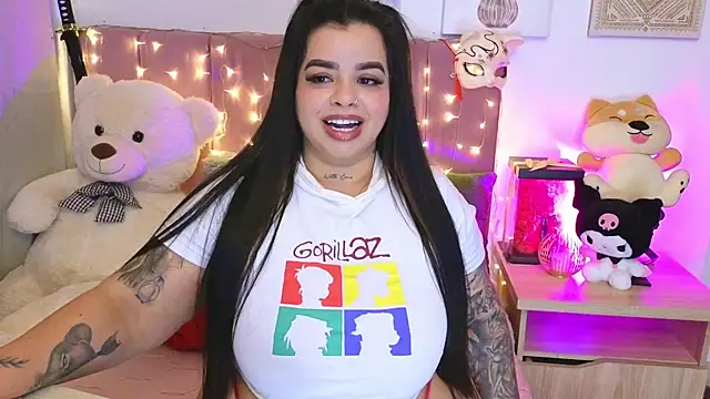 MiahJoness online show from July 15, 11:45 pm