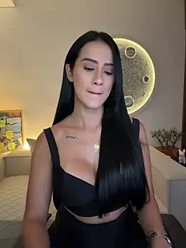 Snapshot of SarahhSmitth1 chatting on June 24, 10:18 pm SarahhSmitth1 online show from June 24, 10:18 pm
