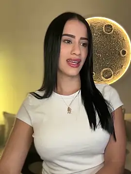 Snapshot of SarahhSmitth1 chatting on February 5, 11:11 pm SarahhSmitth1 online show from February 5, 11:11 pm