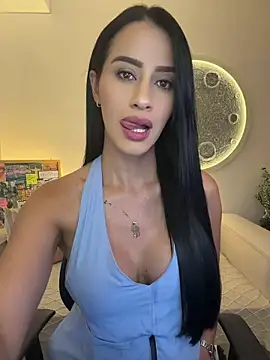 Snapshot of SarahhSmitth1 chatting on July 15, 11:23 pm SarahhSmitth1 online show from July 15, 11:23 pm