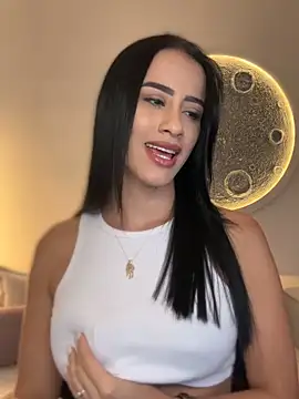 Snapshot of SarahhSmitth1 chatting on February 9, 11:03 pm SarahhSmitth1 online show from February 9, 11:03 pm